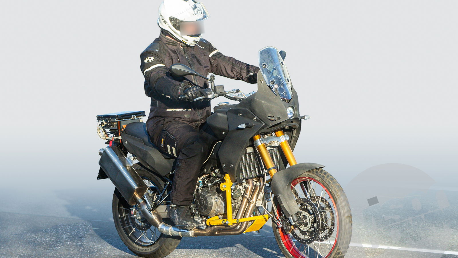 Aprilia Tuareg 660 003 - Visordown.jpg